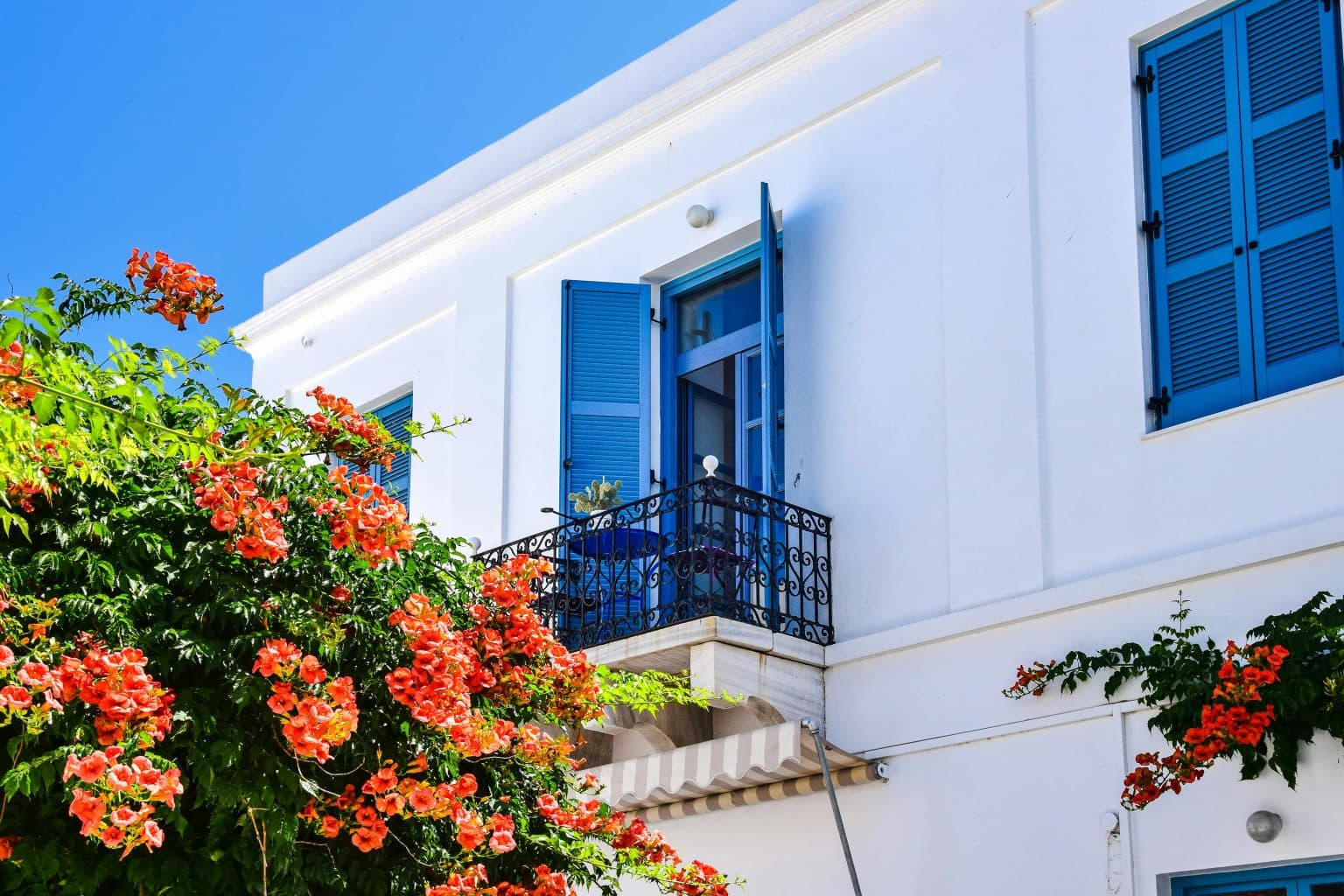 Λευκή αρχιτεκτονική στη Μύκονο